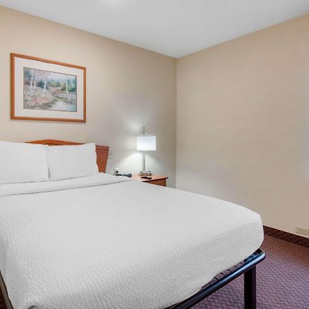 Suburban Studios Huntsville University Area Екстер'єр фото