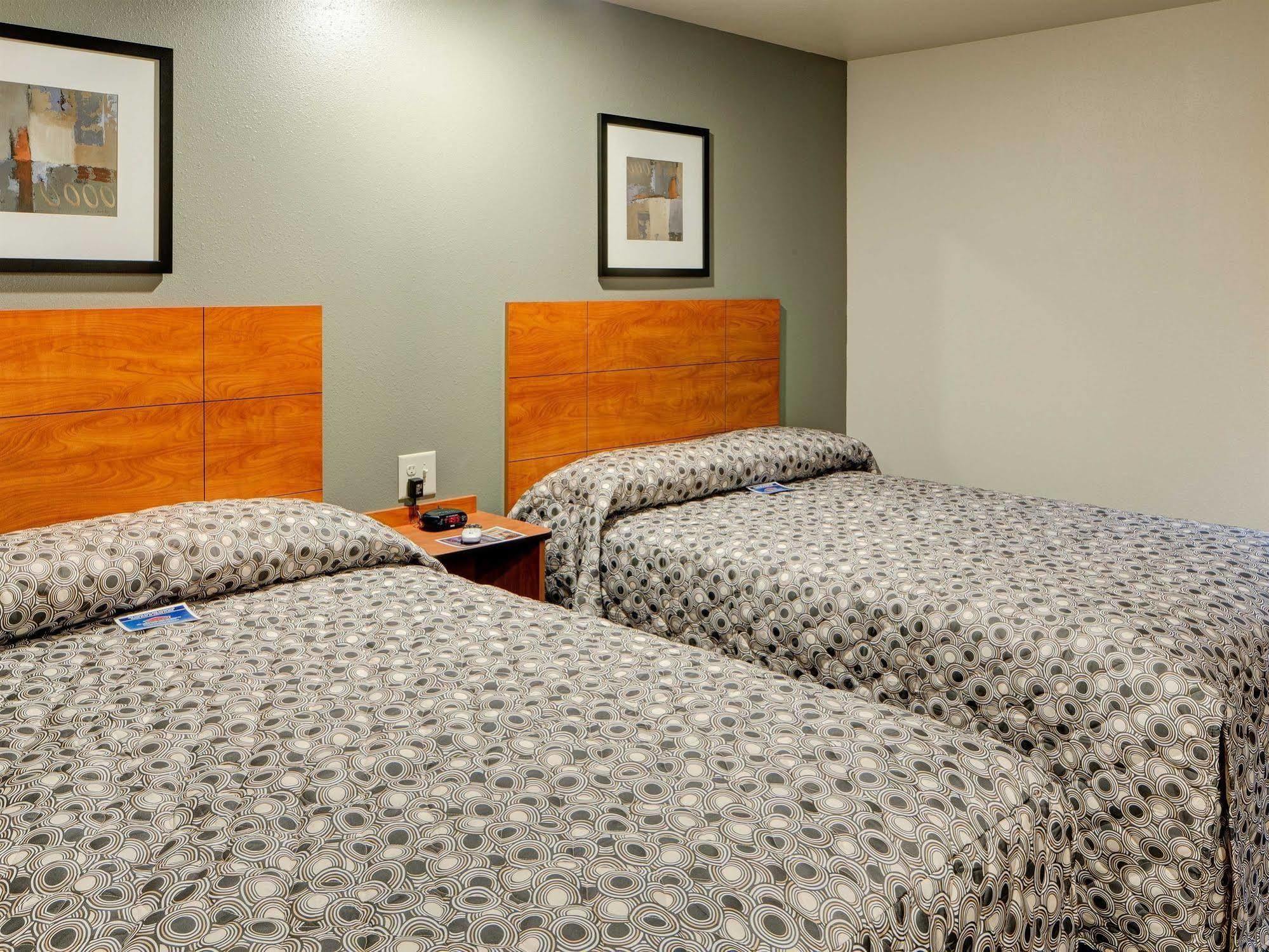 Suburban Studios Huntsville University Area Екстер'єр фото