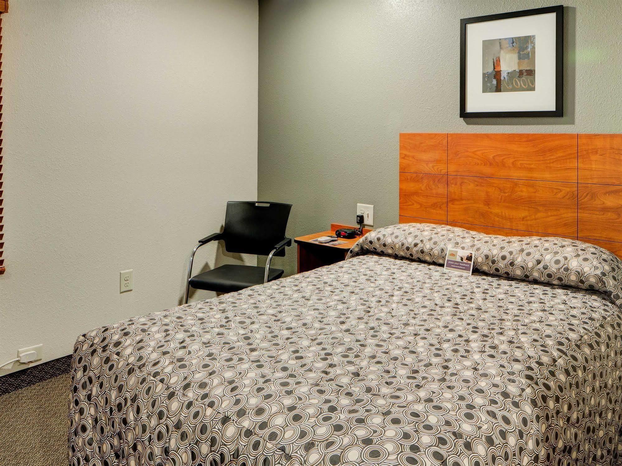 Suburban Studios Huntsville University Area Екстер'єр фото